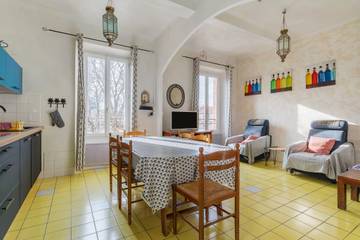 Maison De Vacances pour 8 Personnes dans Reillanne, Région de Forcalquier, Photo 2