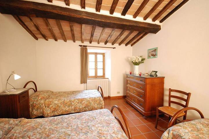 Casa per famiglie anche numerose e gruppi di amici. Gli animali sono benvenuti in Castelnuovo di Val di Cecina, Riserva Naturale di Monterufoli