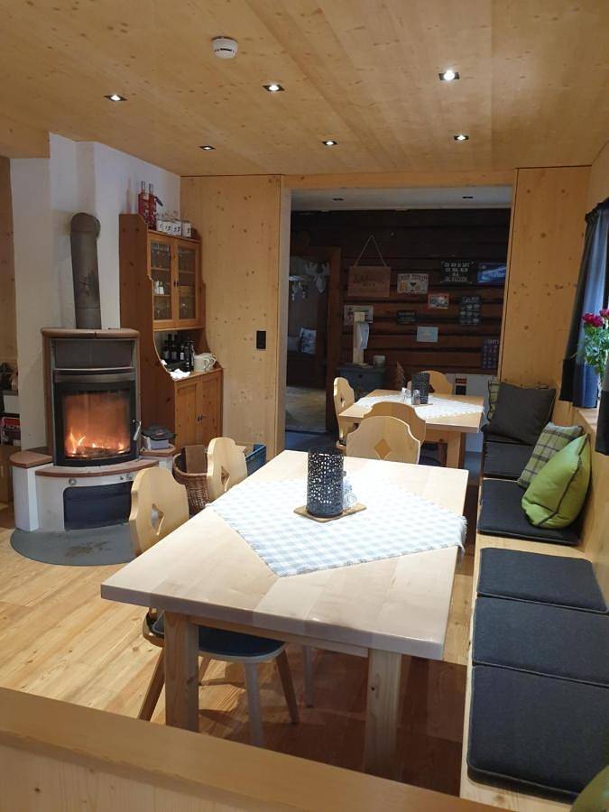Double Room with Shared Bathroom in Reutte, Bayerische Alpen