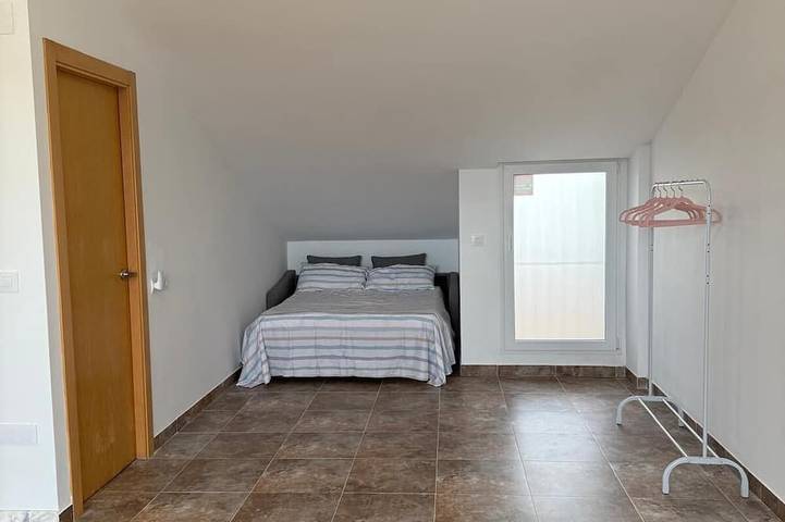 Apartamento entero, Brand New Duplex with Underground Private Parking: 15-20 minutes to beaches in Ulldecona, Tierras del Ebro