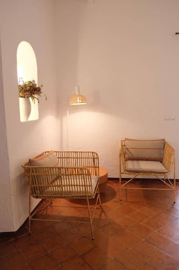 Maison de campagne pour 8 personnes, avec jardin ainsi que vue et piscine, animaux acceptés à Mercadal - 4