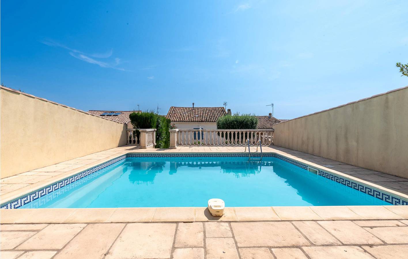 Oasis au bord de la piscine : 2km de Puissalicon & 600m de Le Libron in Magalas, Région De Béziers