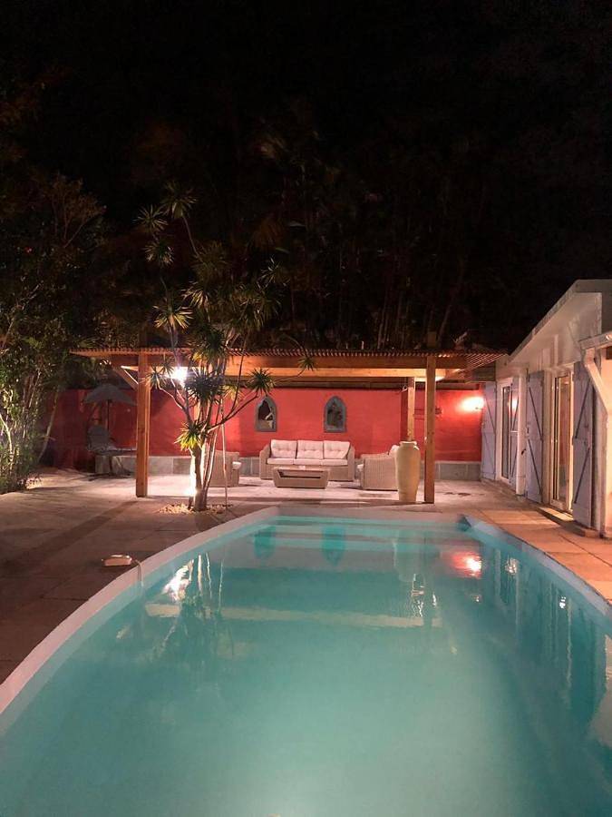 Location de vacances pour 10 personnes, avec piscine ainsi que vue et jardin dans Port de Saint-Gilles les Bains - 2