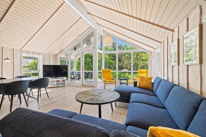 Ferienhaus mit Holzterrasse, 400 Meter zum Strand in Henne, Varde