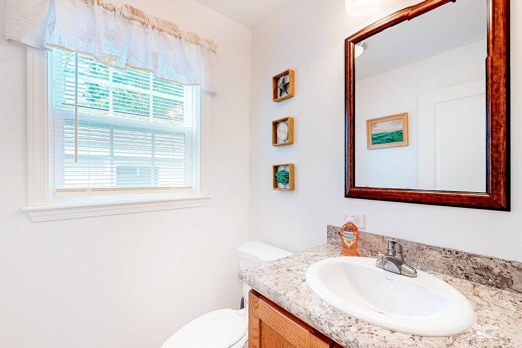 New home 3 blocks to Long Sands Beach with alfresco living in Cape Neddick, York County