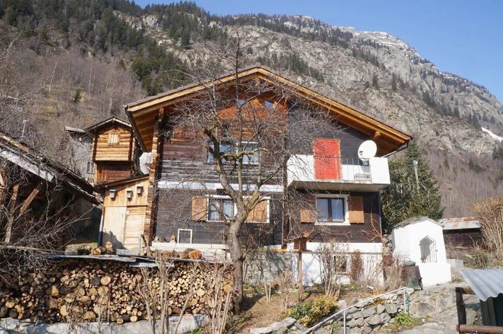 Ferienwohnung für 3 Personen, mit Terrasse und Garten sowie Ausblick in Brig