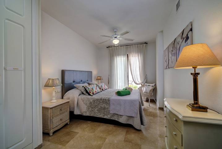 Chalet para 4 personas, con terraza además de jardín y jacuzzi en Provincia de Málaga - 4