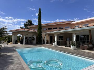 Chambre d’hôte pour 2 personnes, avec jacuzzi ainsi que piscine et jardin dans Lac de Biscarrosse