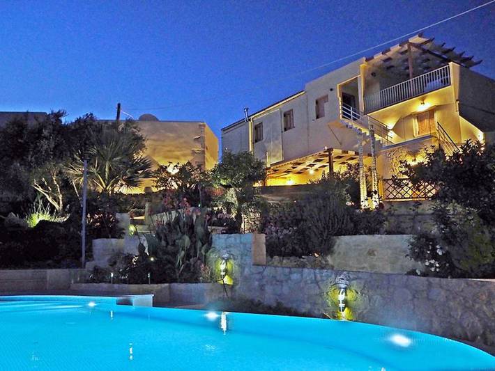 Gîte pour 6 personnes, avec balcon ainsi que jardin et vue dans Vámos - 2