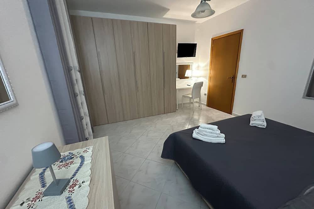 Appartement entier, La Dimora Dei Tre Delfini, Historic Center, Capaccio (Sa) Cin: It065025C2M2Gq7Y7C in Capaccio, Cilento