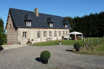 Location de vacances pour 12 personnes, avec jardin à Cottévrard