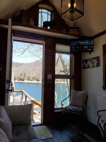 Log Cabin for 9 Guests in Beaver Lake, Ozark Mountains, Picture 4