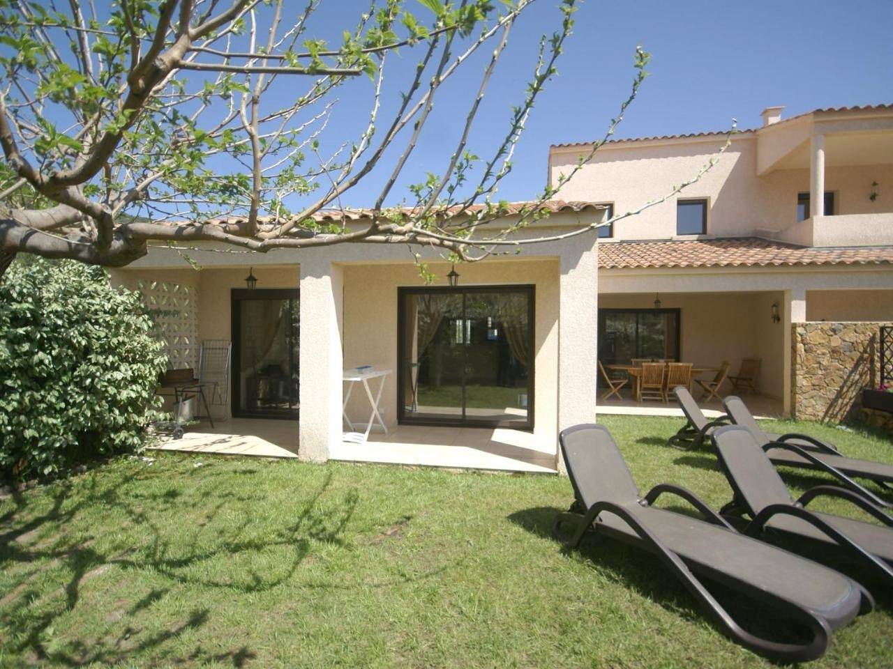 Modern Villa in Coggia with Balcony in Sagone, Vico
