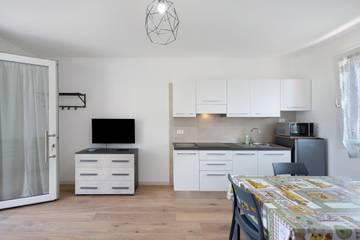 Apartment for 4 People in Bardolino, Garda Mountains, Photo 4