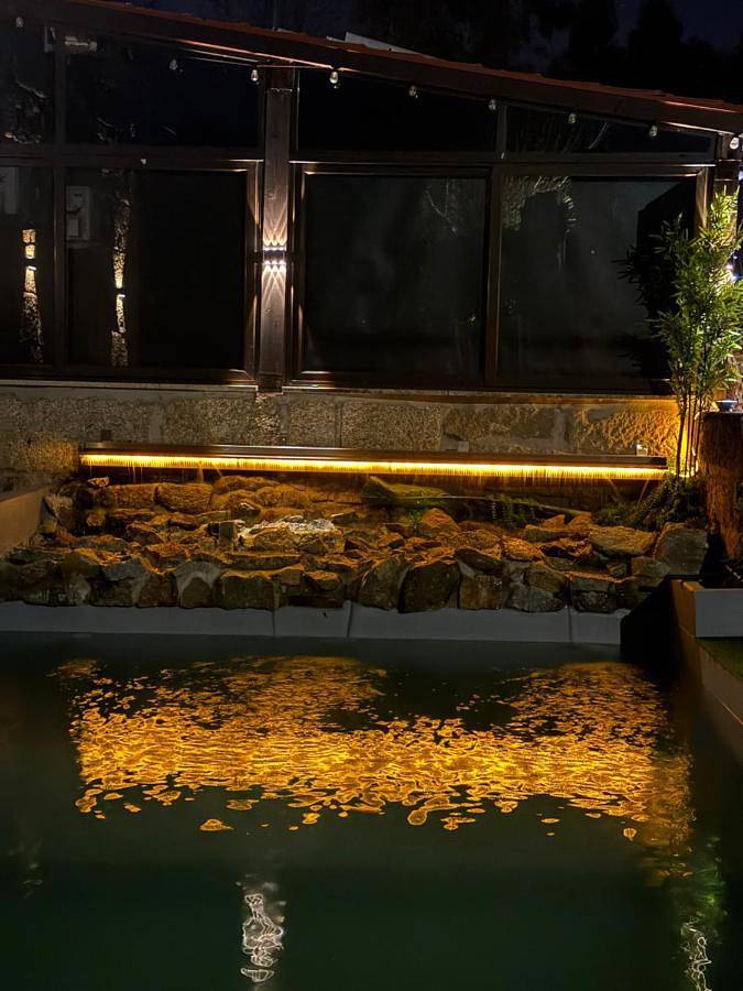 Location de vacances pour 8 personnes, avec jardin ainsi que vue et piscine dans Rendufe - 3