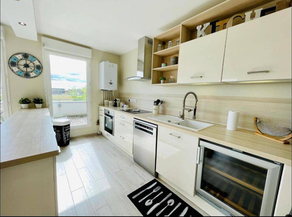 Appartement entier, Three-Bedroom Apartment in Chanteloup-en-Brie, Seine-et-Marne