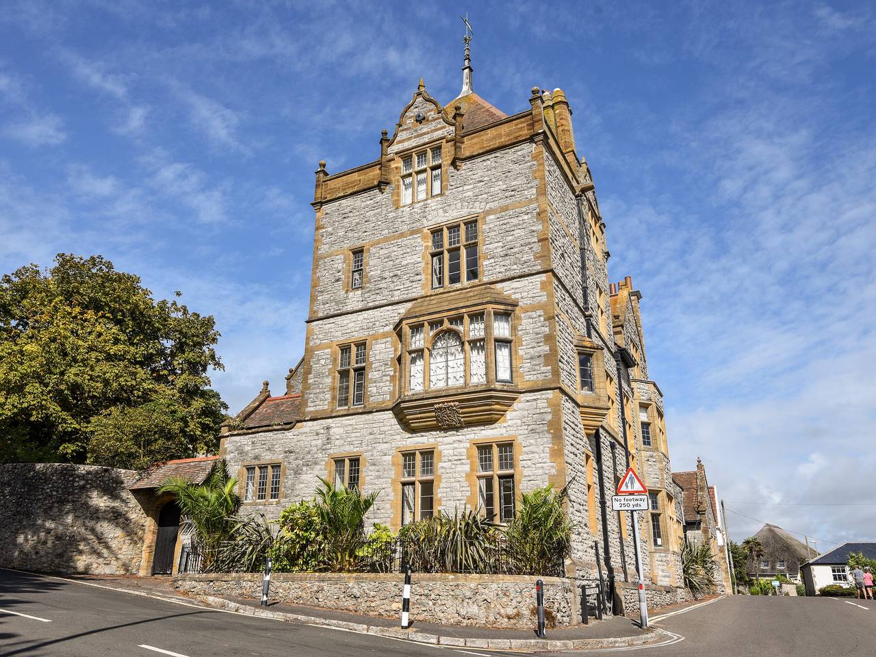 Entire apartment, 3 Coram Tower in Lyme Regis, Dorset