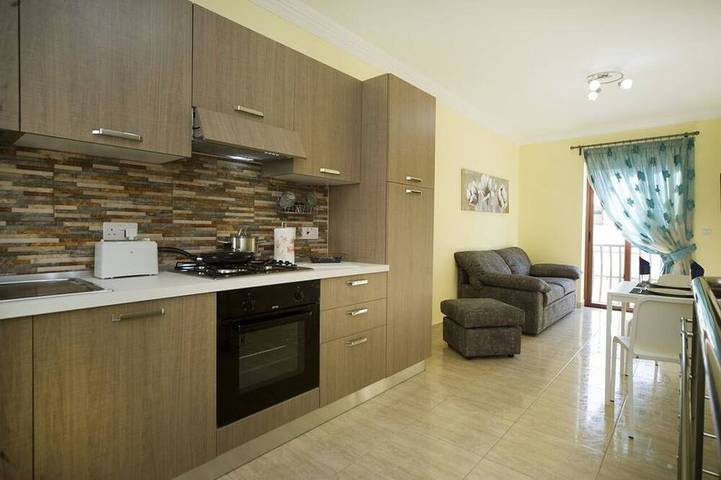 Apartment for 4 people, with balcony in San Giljan