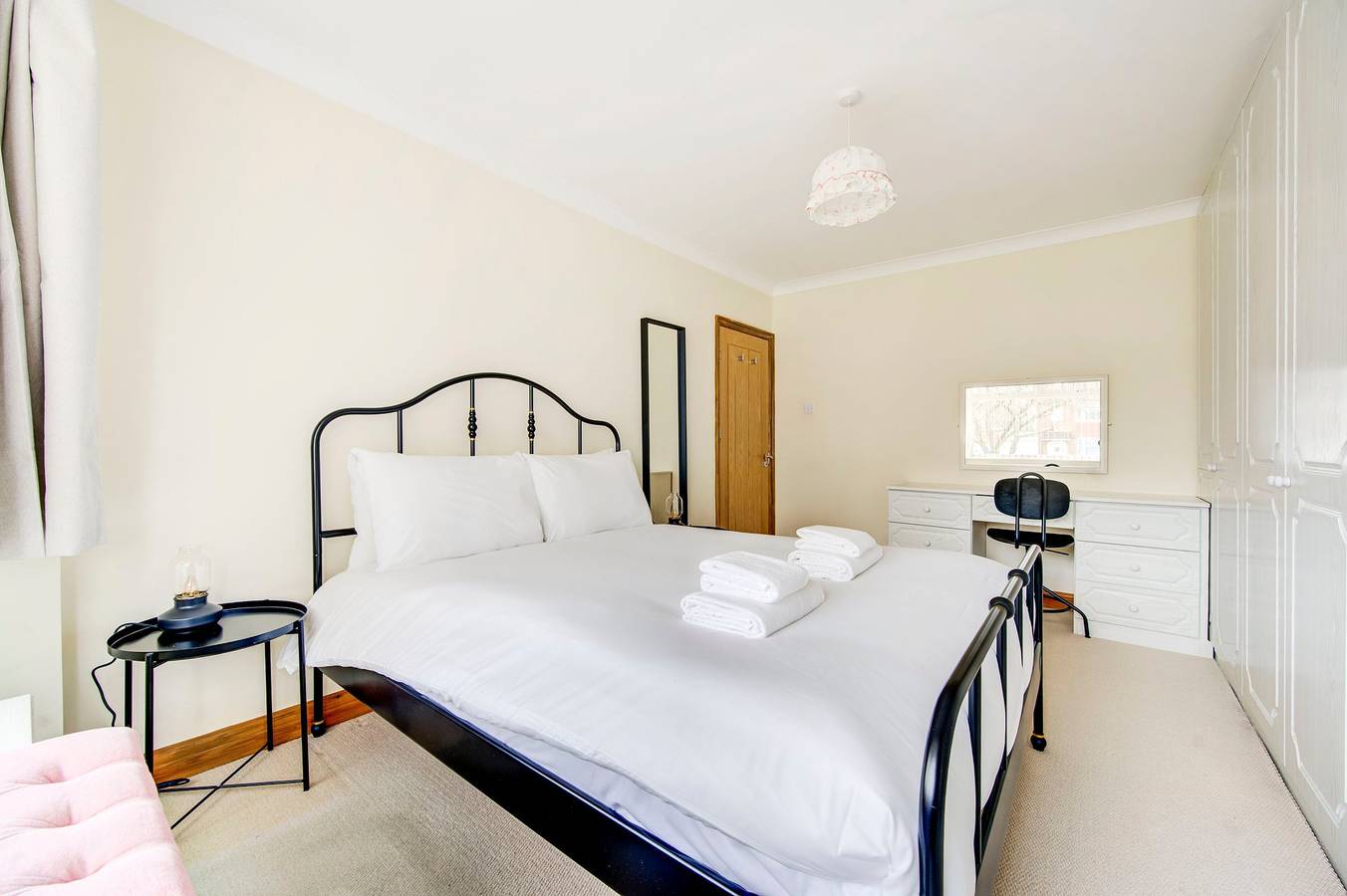 Guestready -  Spacious 4bed with backyard in Ealing, London