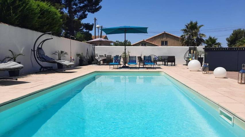 Apartamento de vacaciones para 4 personas, con jardín y piscina - 1