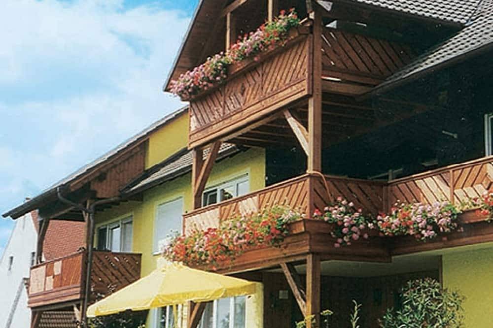 Ganze Wohnung, 50qm große Ferienwohnung mit ebenerdiger Dusche und zwei Schlafzimmer in Haundorf, Fränkisches Seenland