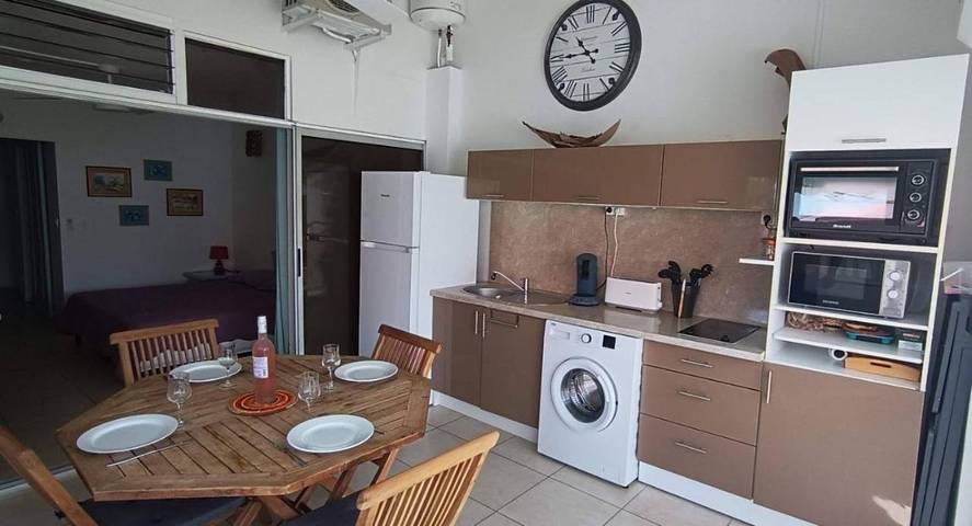 Gîte pour 4 personnes, avec piscine ainsi que jardin et vue dans Port De Saint Francois - 4