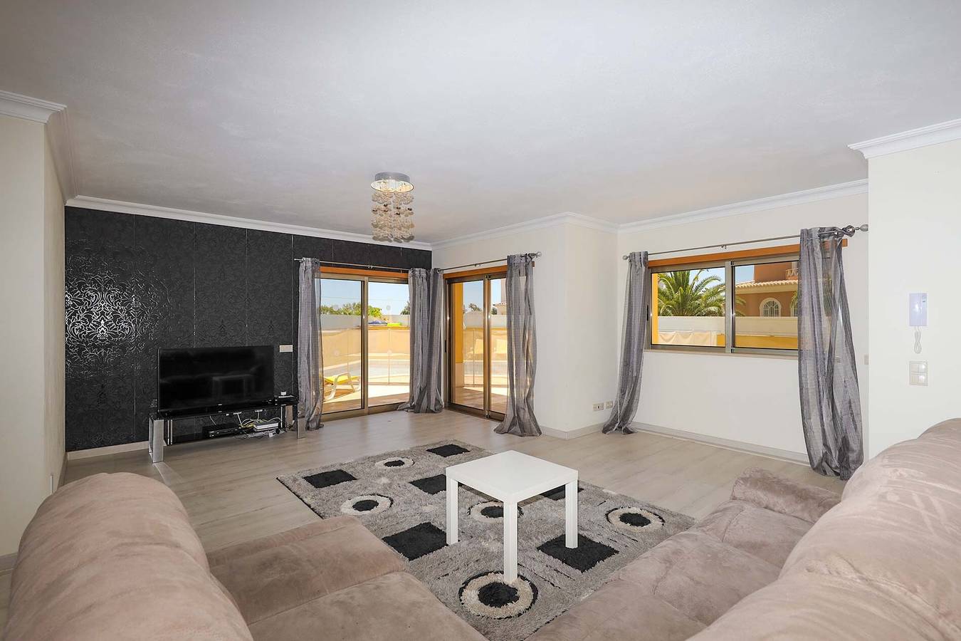 V4 com Piscina Privativa em Localização Tranquila in Guia, Distrito de Faro