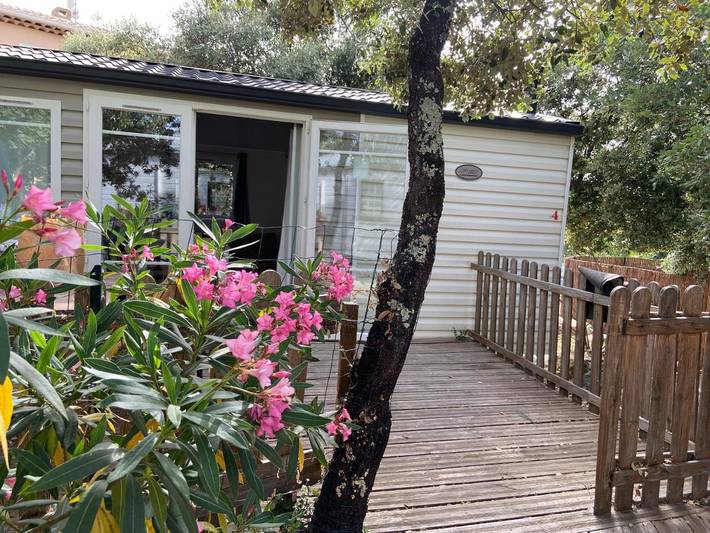 Location de vacances pour 5 personnes, avec piscine ainsi que jardin et terrasse à Rocbaron - 2