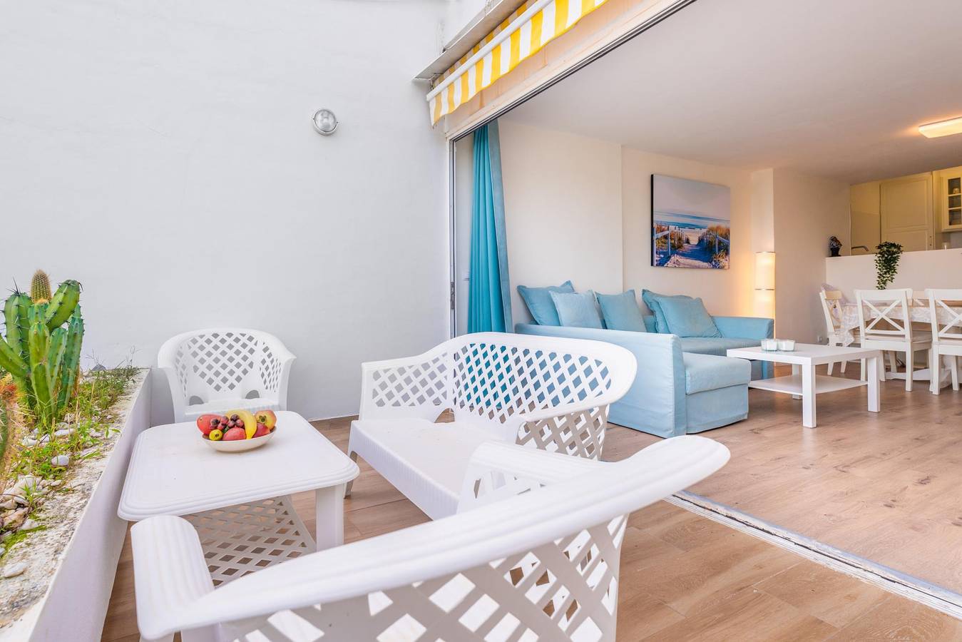 Appartement de vacances entier, Mar Esmeralda - Bel appartement en bord de mer avec Wifi gratuit in Playa de Alcúdia, Alcúdia