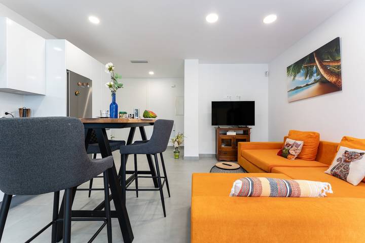 Ganze Wohnung, Ferienwohnung 'Apartamento Novasol' mit Privatterrasse, Wlan und Klimaanlage in Los Boliches, Fuengirola