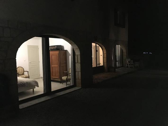 Location de vacances pour 2 personnes, avec vue et terrasse ainsi que jardin et piscine à Ribes - 4