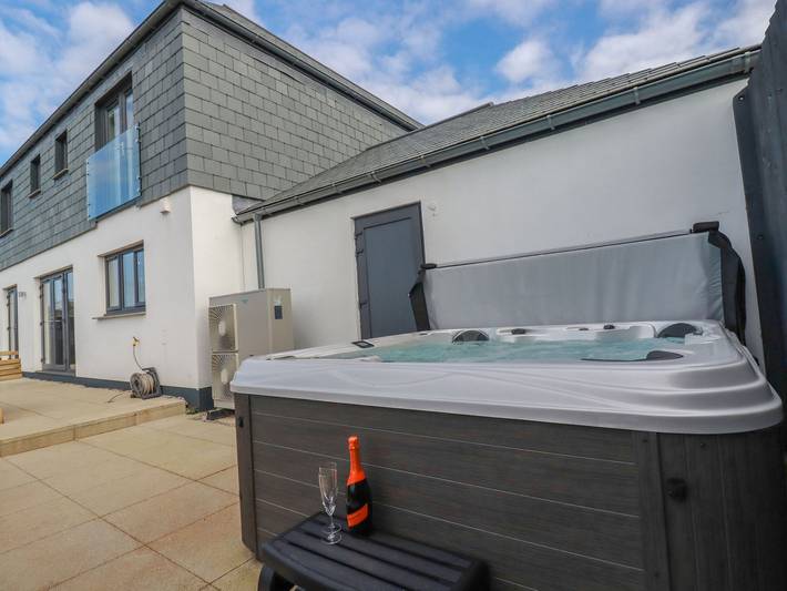 Cottage for 10 people, with garden in Crantock