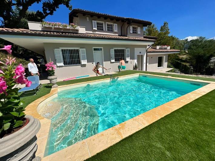 B&b per 4 persone, con Terrazza e Giardino nonché Piscina e Panorama in Oltrepò Pavese