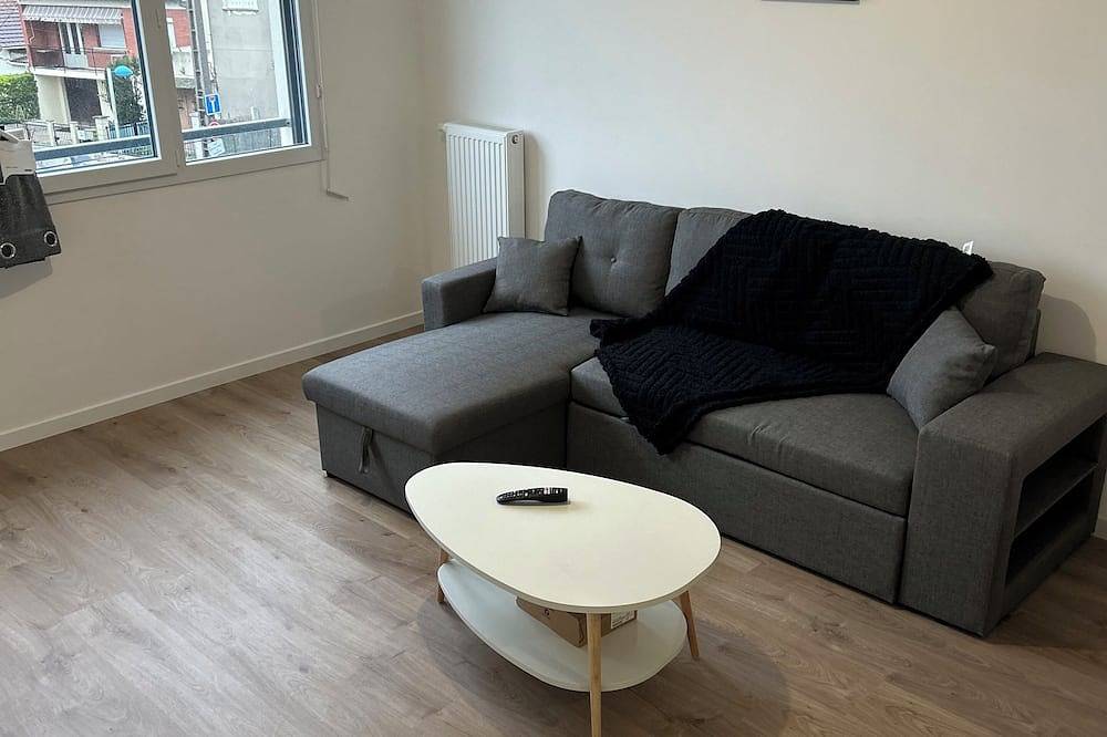 Entire apartment, Cosy Appt Proche Paris Stade de France Bourget in Le Blanc-Mesnil, Seine-Saint-Denis