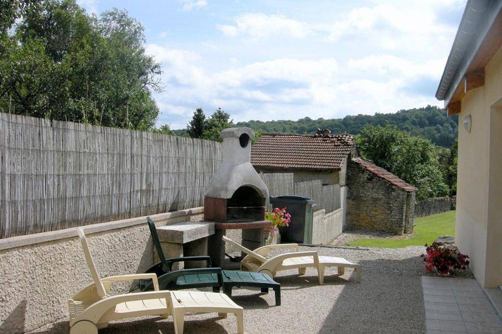 Le cèdre bleu in Goncourt, Haute-Marne