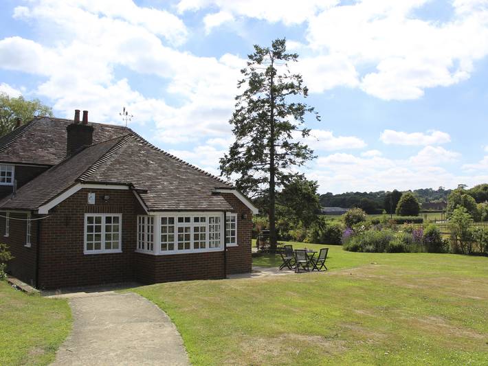 Cottage for 4 people, with garden, with pets in Dorset