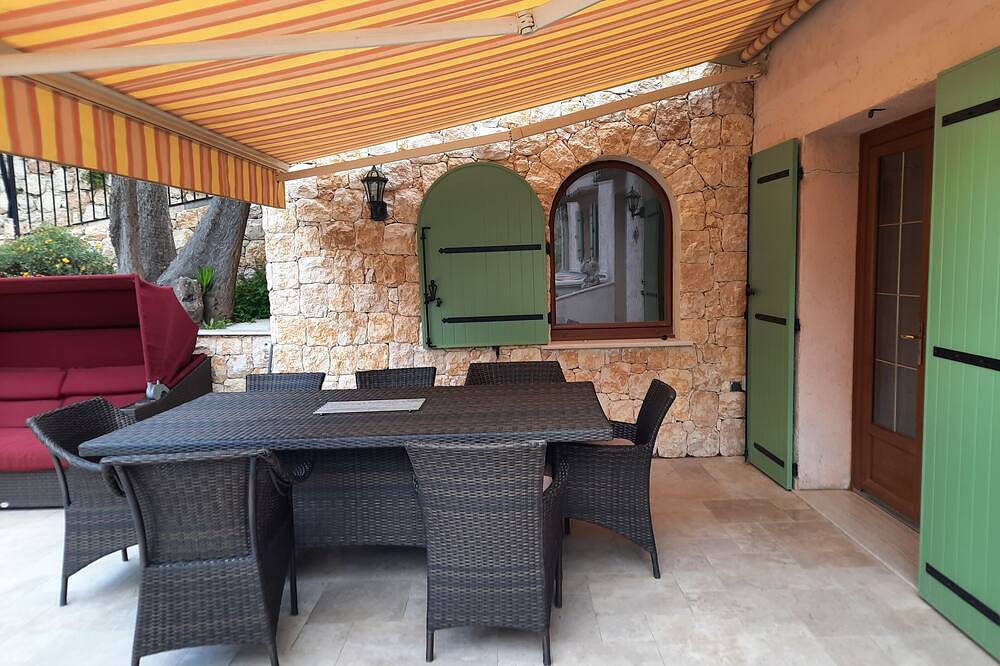 Villa,appartement 125m2,piscine,jardin à 5 min de Menton in Sainte-Agnès, Région de Nice