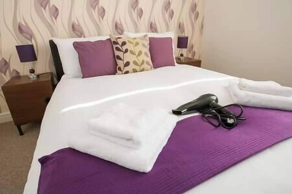 Entire apartment, Comfortable Swindon 1 bedroom Town Centre Apartment, Free Parking in Swindon, North Wessex Downs