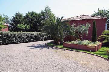 Location de vacances pour 5 personnes, avec terrasse et jardin à Poggio-Mezzana