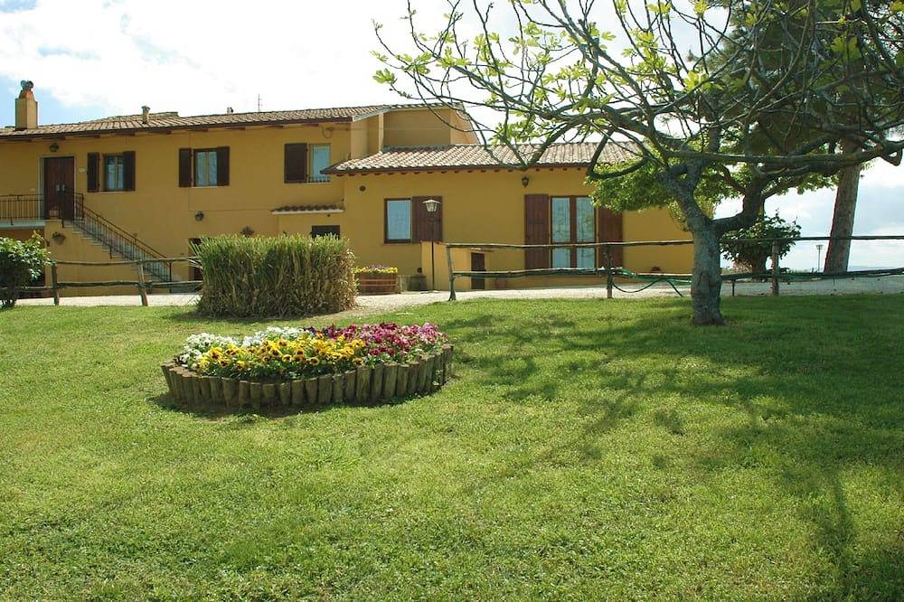 L'Ulivo: apartamento en una granja en el centro de Umbria, a 15 minutos de Asís in Deruta, Provincia de Perugia