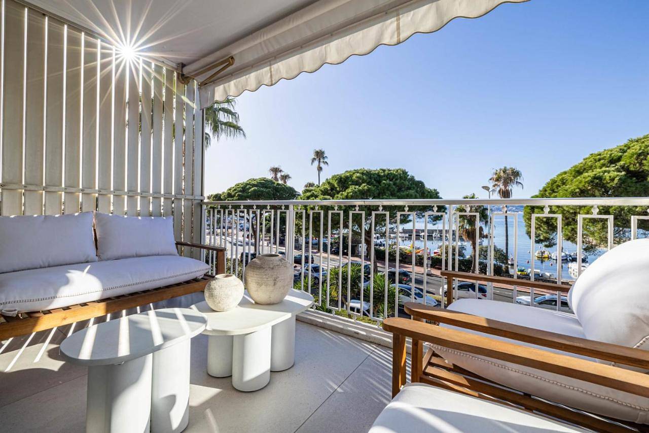 Appartement entier, Ref 1979 - Cannes Palm beach- Sea view apartment for rent in Cannes, Côte méditerranéenne (France)