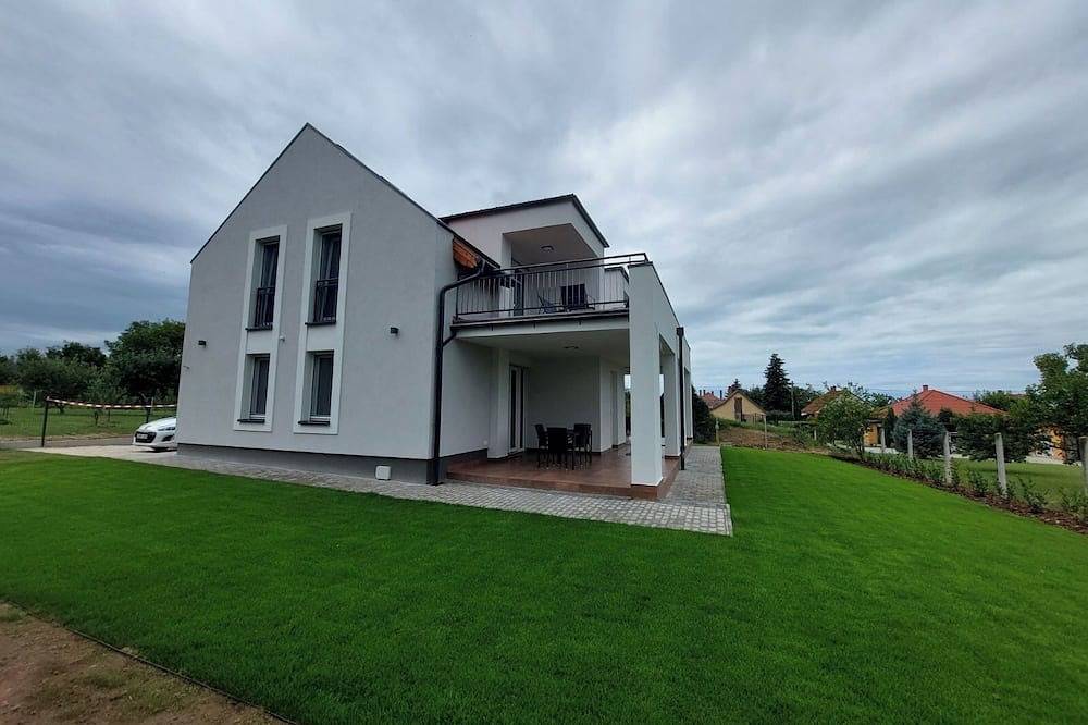 Doppelhaus „Vitorlás 2 “ in Balatonszárszó, 5 Autominuten vom Balaton in Balatonszarszo, Plattensee Südufer