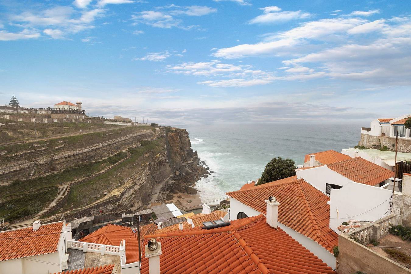 Casa Sunset Sea View with Private Terrace and Balcony in Azenhas do Mar, Costa de Lisboa