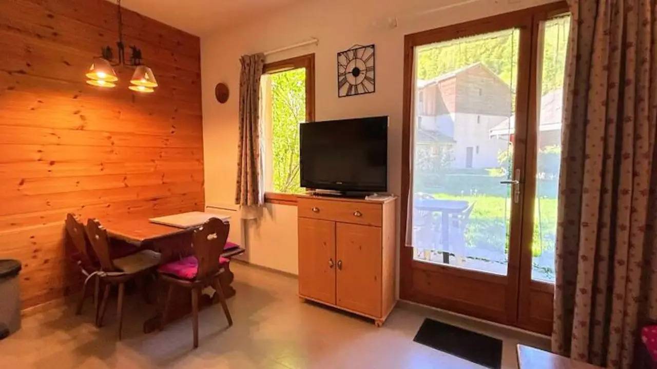 Entire holiday apartment, Holiday apartment for 7 people in Vallouise-Pelvoux, Écrins National Park