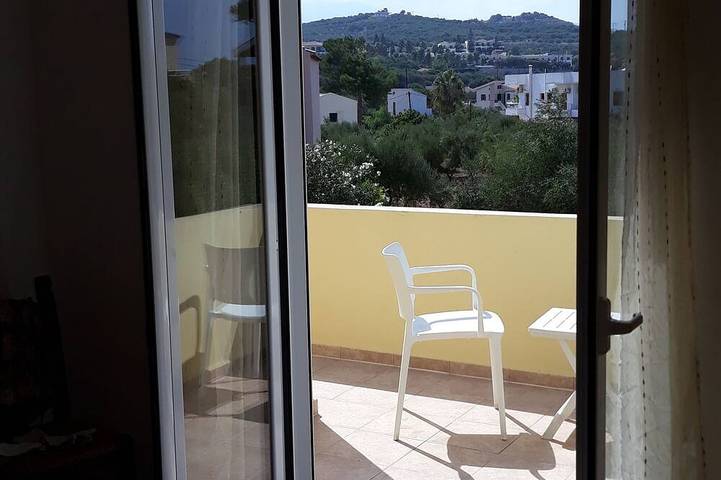 Location de vacances pour 6 personnes, avec piscine ainsi que balcon et jardin dans Almirida - 3