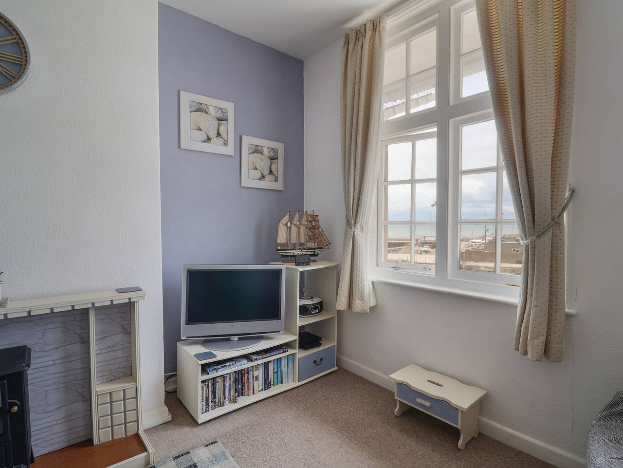 Entire apartment, Flat F Bay House in West Bay, West Dorset Heritage Coast