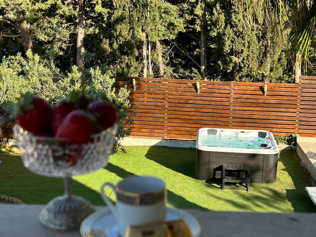 Villa Delux met bergzicht, verwarmd bubbelbad, tuin & Wi-Fi in Castellammare del Golfo, Provincie Trapani