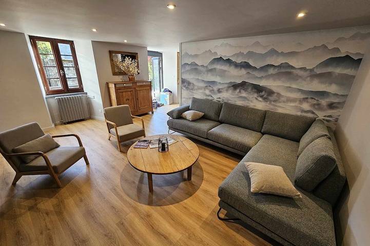 Location de vacances pour 14 personnes, avec jardin et terrasse, animaux acceptés à Guchan