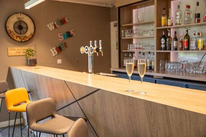 Hôtel pour 2 personnes, adapté aux familles dans Lac d'Orient - 4