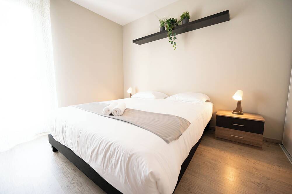 Appartement entier, ⭐️ Chez Léon - Métro, Bus, Garage Double, 6 Personnes⭐️ in Villeurbanne, Lyon et ses environs